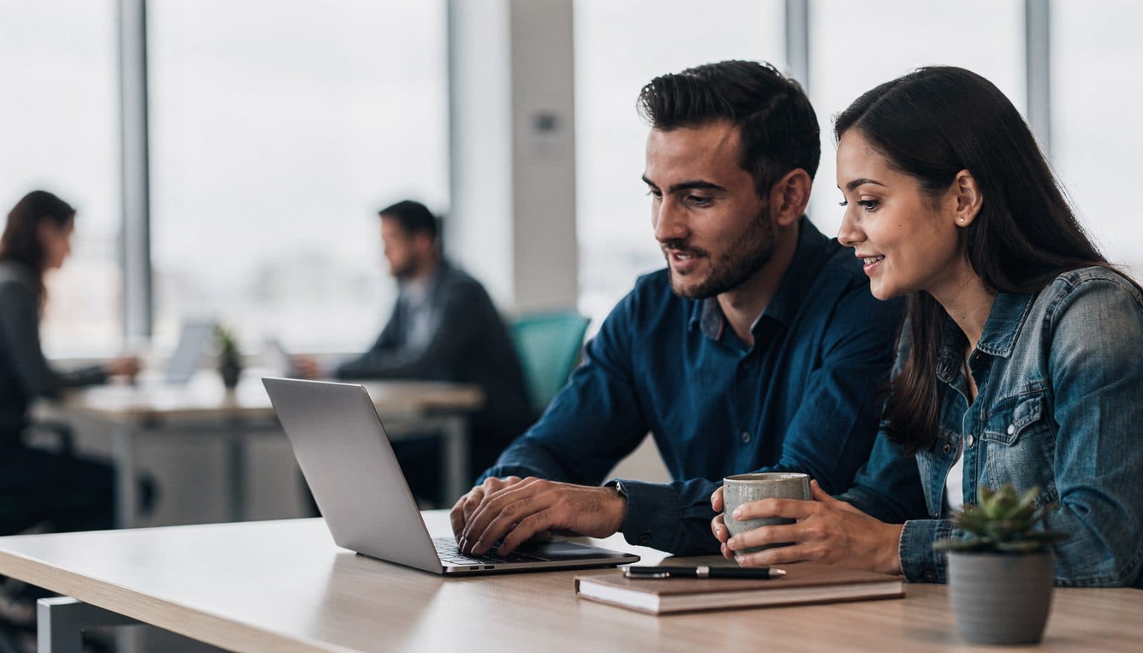 Low-code vs desenvolvimento sob medida: como escolher?